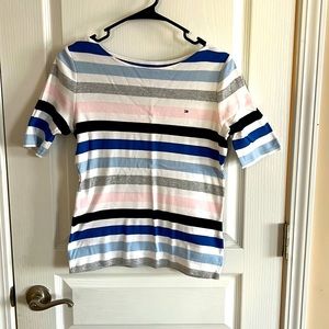 Woman’s Tommy Hilfiger Sweater stripes. Size M